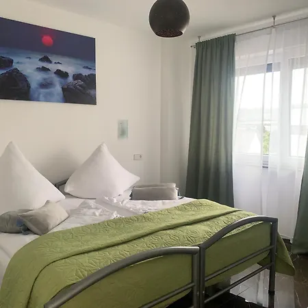 Ferienwohnung-weinstadt * Weinstadt