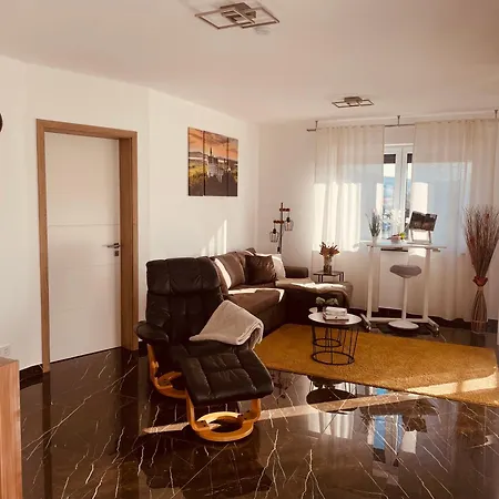 Ferienwohnung-weinstadt * Weinstadt